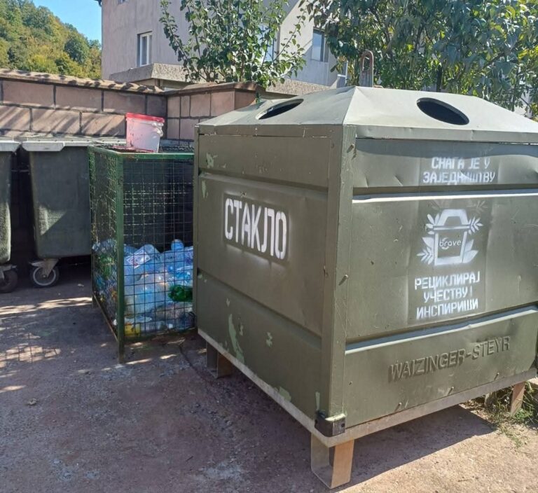 Lopare: JKP „Čistoća“ poziva korisnike da odvajaju staklo i odlažu u posebne kontejnere
