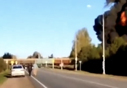 Katastrofa u Rusiji: Voz iskliznuo iz šina; Izbio veliki požar, kulja crni dim FOTO/VIDEO