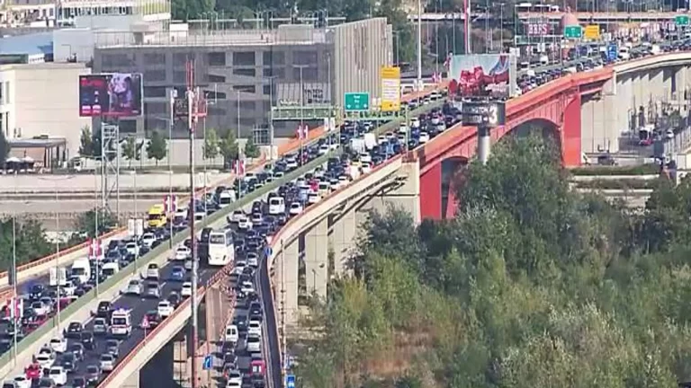 Kolaps u Beogradu: Kolone vozila, sve stoji; Evo gde je najgore FOTO