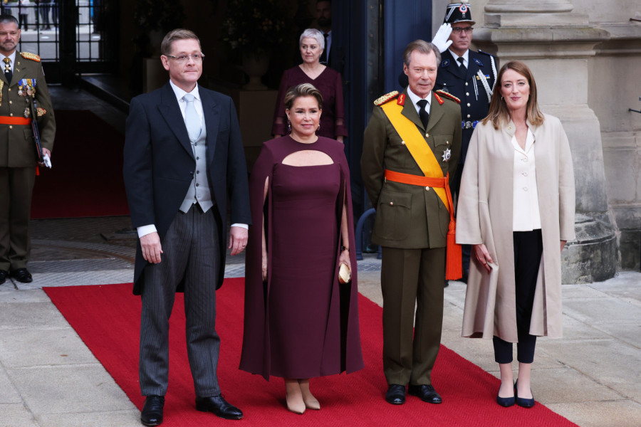 Istorijska smena: Vojvoda abdicirao, princ postao novi vladar FOTO