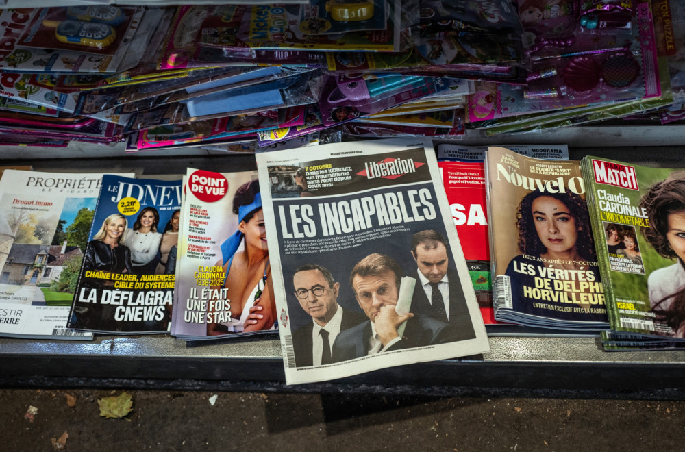 Makron bedno odlaže neizbežno – svoj odlazak; Sledi raspuštanje parlamenta?