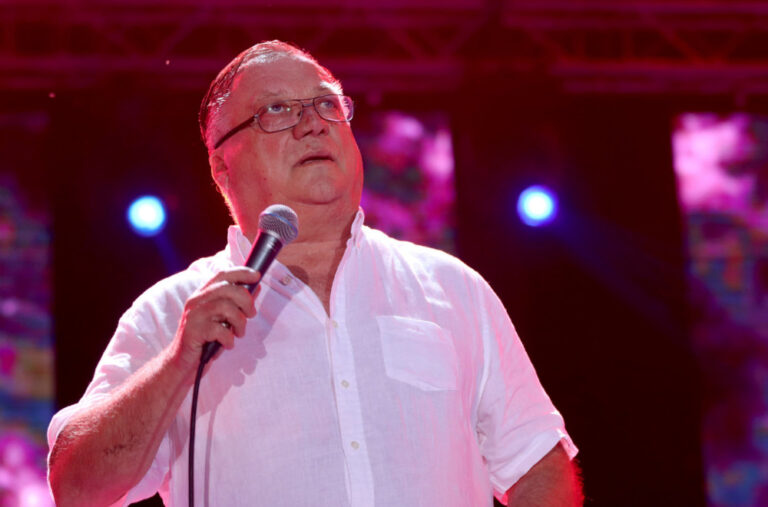 „Srcem za Halida“: Danas u Beogradu, širom BiH i u svetu građani pevaju u čast legende