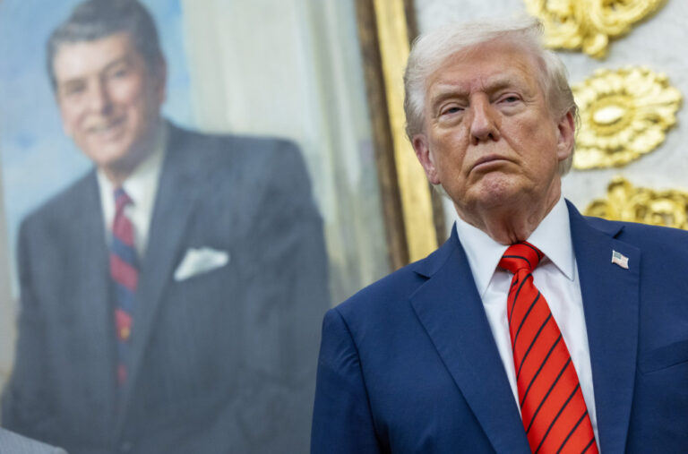 Tramp pozvao vlasti da pokrenu istragu; „Mnogo veća prevara od Votergejta“