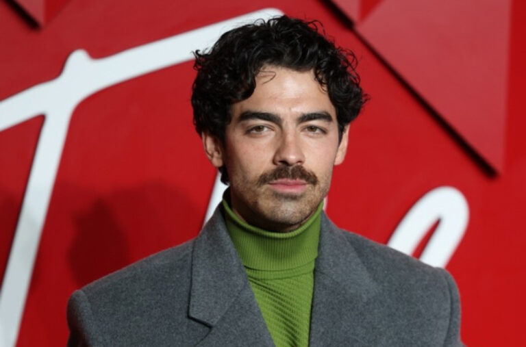 Džo Džonas odgovorio na optužbe da uzima kokain: „Ti nikad nisi povukao crtu?“ VIDEO