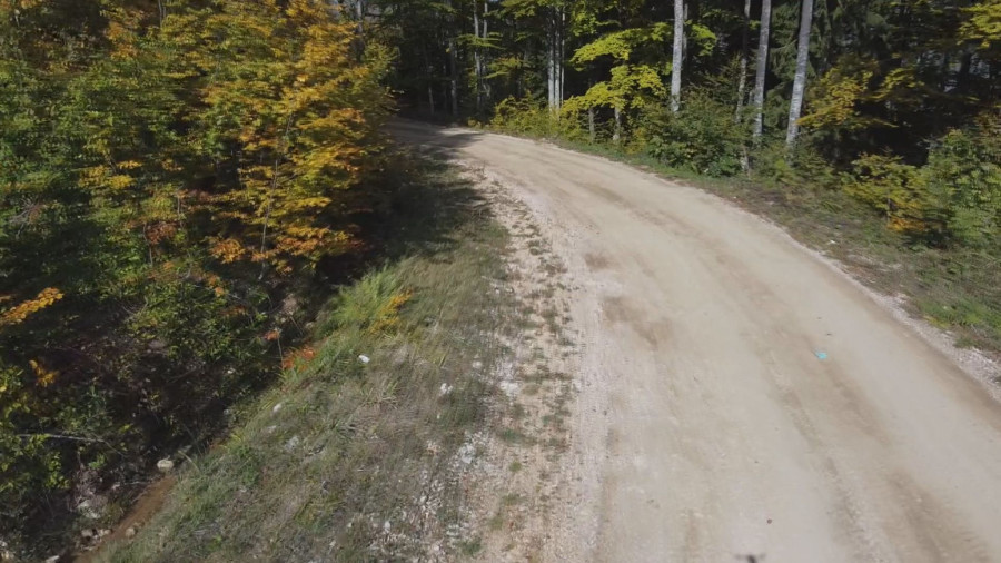 Lepo je u školi, ali mi ponekad nedostaju drugari: Eldina je jedina učenica škole u udaljenom planinskom selu