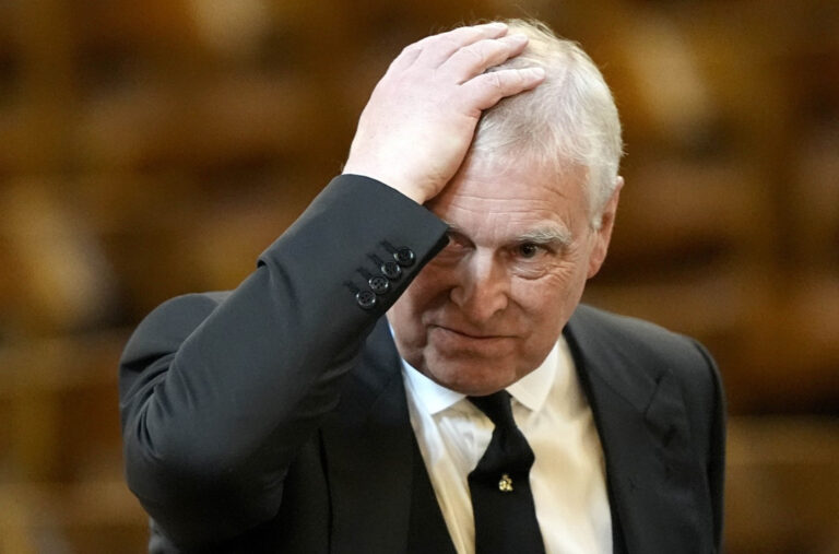 Atak na bivšeg princa, drama se ne stišava: Pozivaju ga pred lice pravde… FOTO