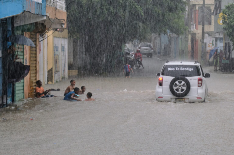 „Melisa“ srušila sve pred sobom: Raste broj mrtvih