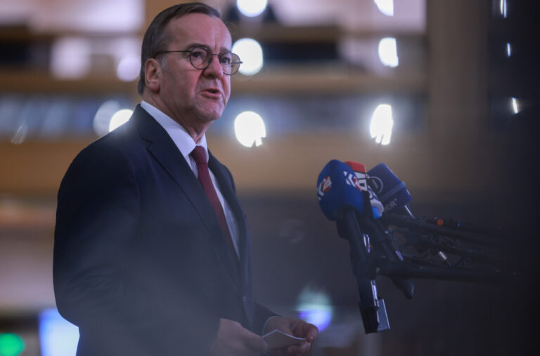 Pistorijus pozvao na smirenost: Dronovi za sada ne predstavljaju konkretnu pretnju