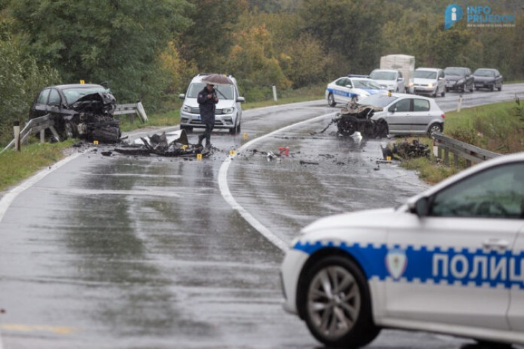 Teška saobraćajka kod Prijedora: Smrtno stradao vozač golfa (FOTO)