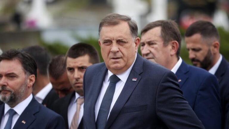 Dodik: Privremeni predsjednik biće izabran kako bi spriječili „kretene iz Sarajeva“ da orgijaju po našim institucijama