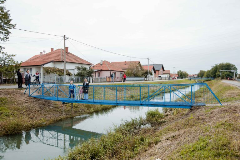 Bijeljina: Pješački most na Dašnici obnovljen, Slavenko Ristić donirao sredstva