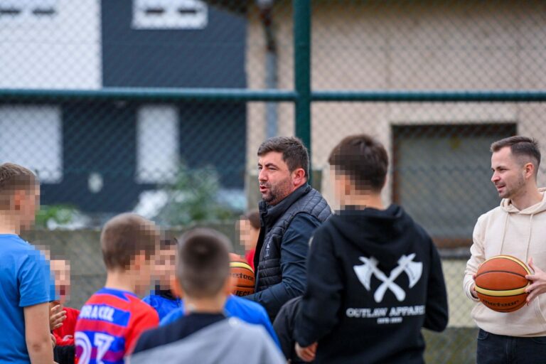 Petrović na košarkaškom terenu: Kad bi lopta bila glavica kupusa..