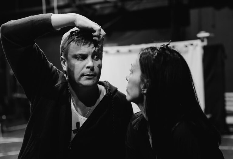 „Dečije povrede“ sa Slobodom Mićalović i Vukom Kostićem u Centru za kulturu Semberija