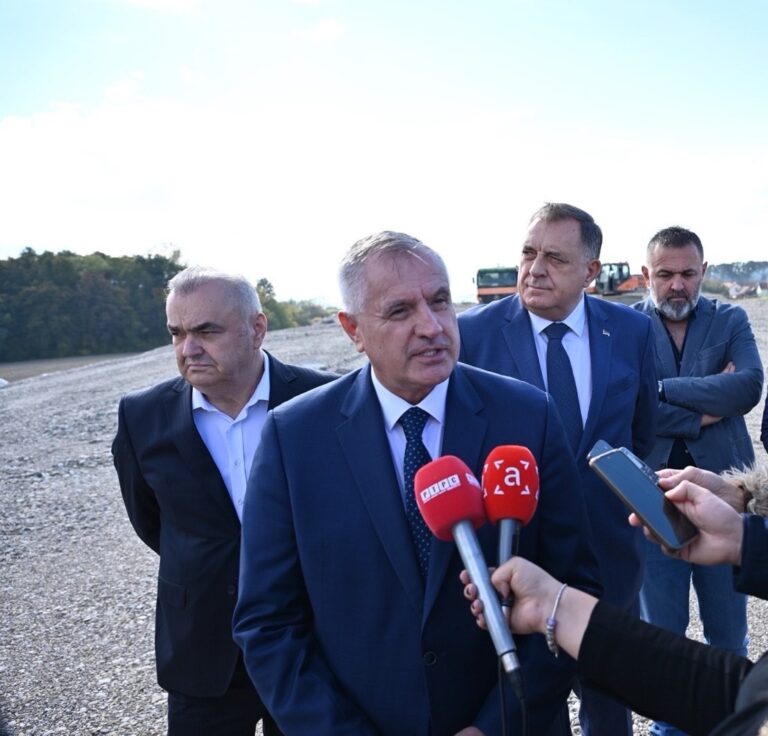 Višković i Dodik obišli dionicu auto-puta Rača-Bijeljina