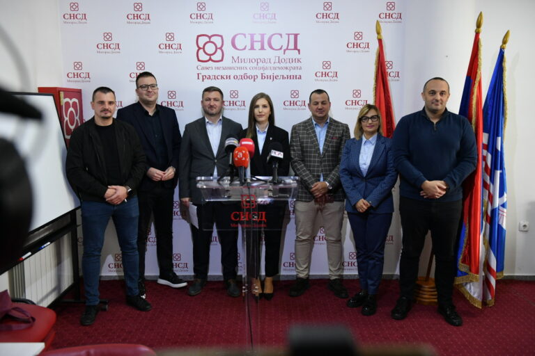 Arsenović i Ostojić: Gradonačelnik konstantno diskredituje Skupštinu, a rebalansom budžeta se samo pokriva milionski minus