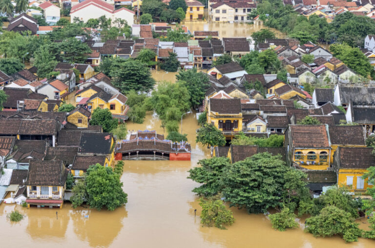 Potop koji se ne pamti: Kiše ne prestaju – desetine mrtvih FOTO/VIDEO
