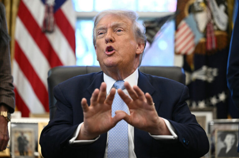 Tramp: „Može pomoć, ali morate da molite“