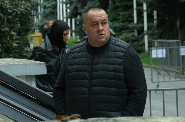 Sin Halida Bešlića rasplakao region: Objavio emotivnu poruku na očev rođendan