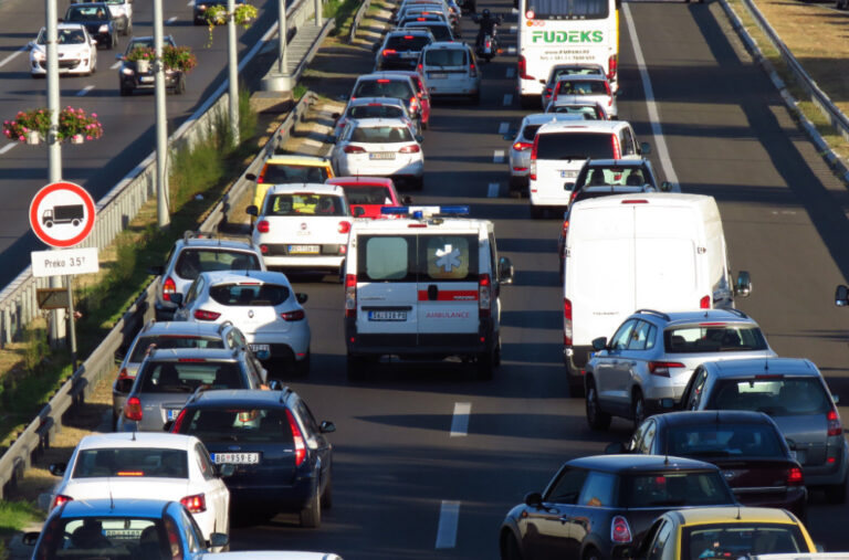Dvojica muškaraca teško povrijeđena u napadu nožem na Novom Beogradu