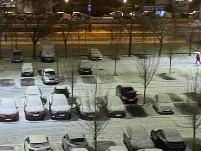 Snijeg zabijelio širom BiH (FOTO)