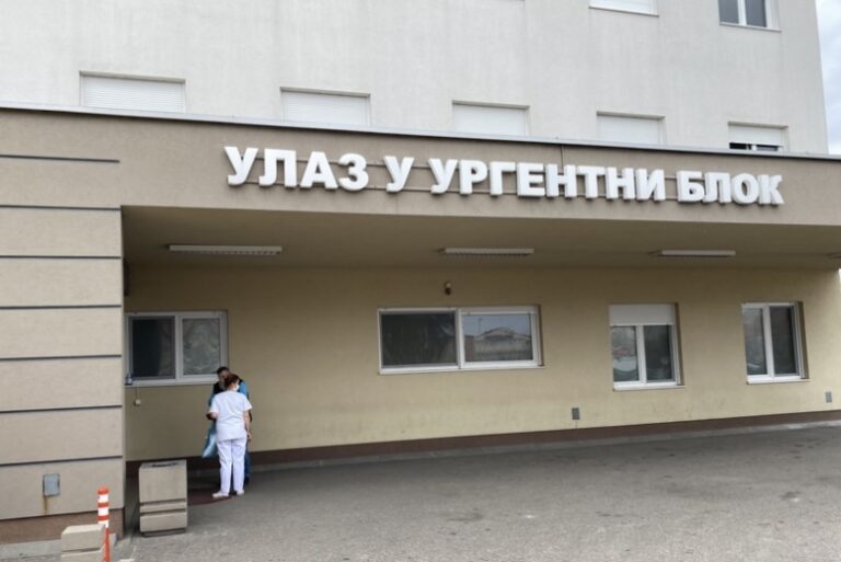 Drama u Bijeljini: Muškarac dovezen u bolnicu sa prostrelnom ranom na glavi