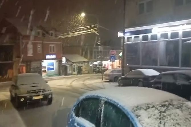Mećava okovala Srbiju: „Ako ovim tempom nastavi da pada do ujutru…“ FOTO/VIDEO
