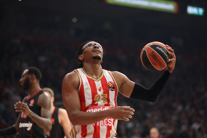 Kakva Zvezda, strašna Zvezda: Nadoknađen minus 12 u bratskom derbiju“