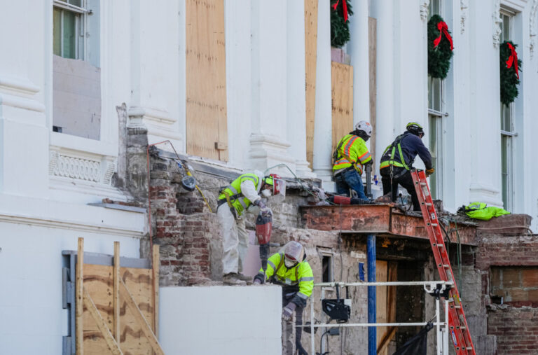Nova tužba za Trampa: „Nemaš pravo da rušiš Belu kuću“