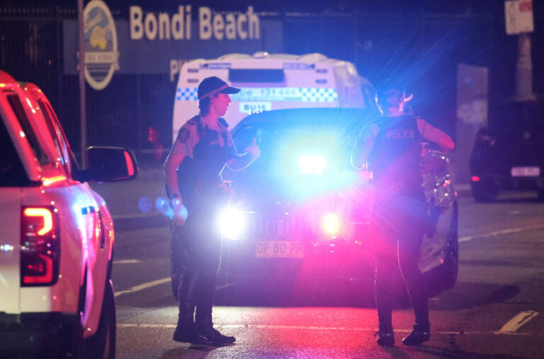 Napadači iz Sidneja su otac i sin: Poznati novi detalji jezivog masakra FOTO/VIDEO