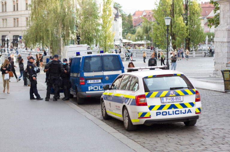 Drama u Sloveniji: Pretresi širom zemlje FOTO