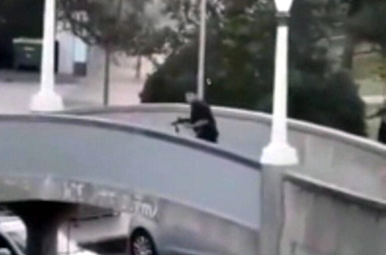 Šest minuta užasa na Bondi Biču: Kako je policajac zaustavio krvavi pohod na Bondiju FOTO/VIDEO