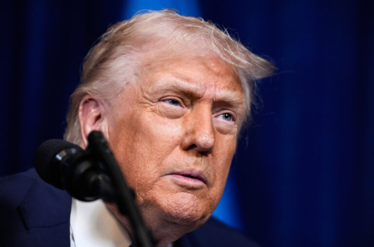 Tramp otkrio šta zaustavlja njegovu moć