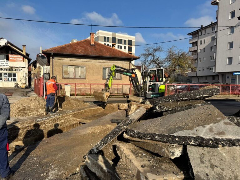 Radnici JP „Gradska toplana“ saniraju kvar: Grad Bijeljina oslobađa korisnike usluga plaćanja za decembar i dio novembra