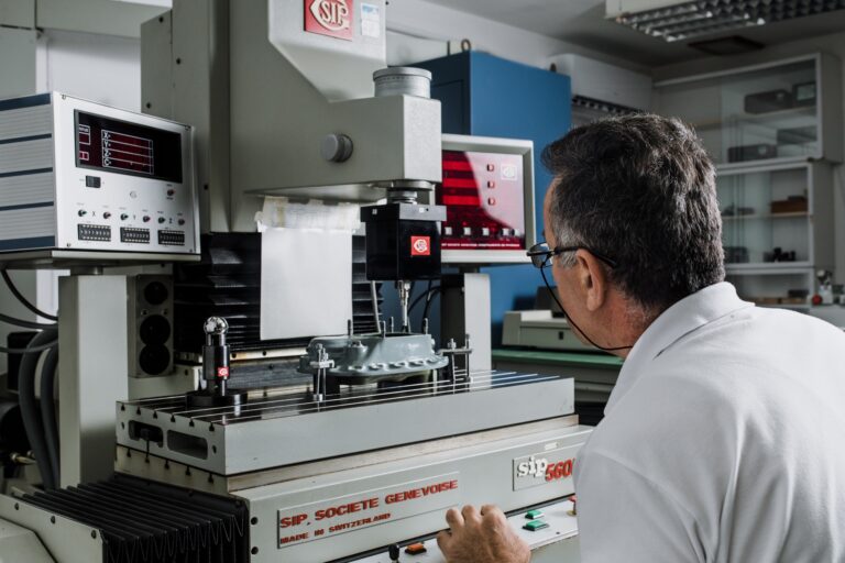 Bijeljinski „Orao“ uz pomoć podsticaja Ministarstva privrede RS do unapređenja RJ „Laboratorija“