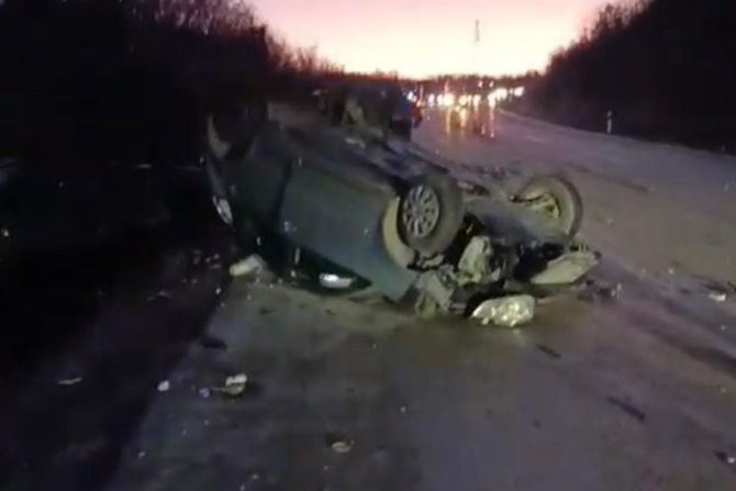 Karambol: Vozila su uništena, dva automobila se prevrnula na krov VIDEO