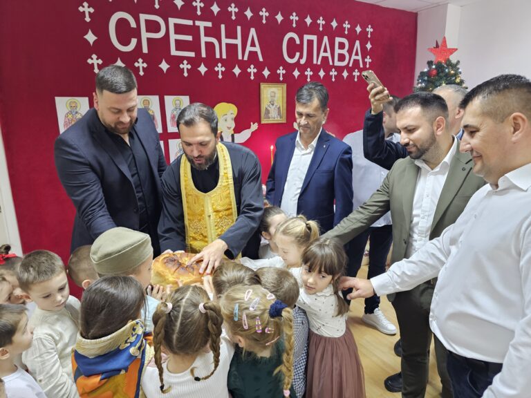 Slava ugljevičkog vrtića „Duško Radović“: Sveti Nikolaj nas sve naučio