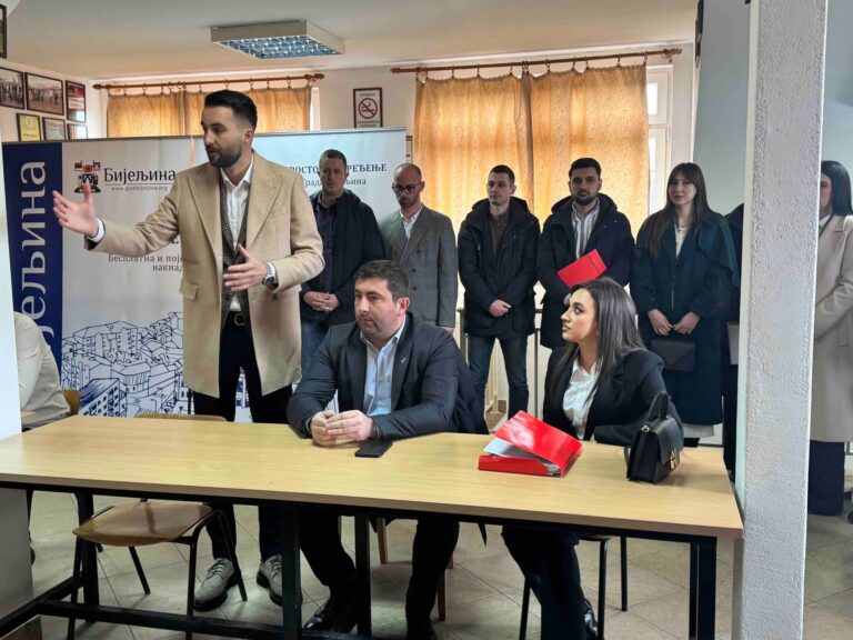 U Novoj Janji uručene besplatne građevinske i upotrebne dozvole za 35 objekata