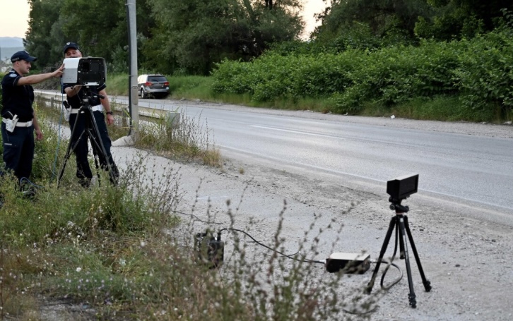 Šokantno: Vozio 237 km/h u naseljenom mjestu, presretač zaustavio „Audi A8“