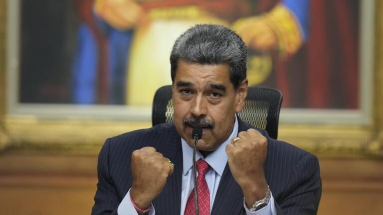 Maduro zvecka oružjem; Šalje mornaricu protiv Trampa