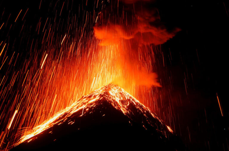 Filipini digli uzbunu: Vulkan prijeti eruocijom FOTO/VIDEO