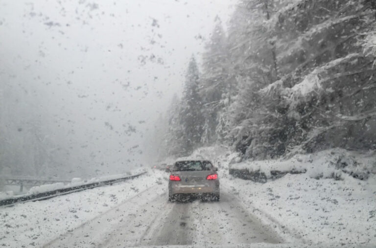 Izdato upozorenje: „Bez zimske opreme i lanaca ne krećite na put“