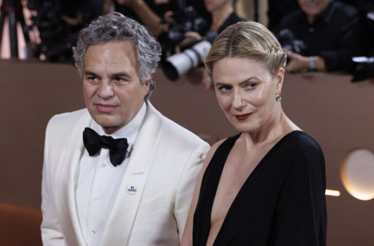 „On je pedofil“: Mark Rafalo žestoko kritikovao Trampa na dodjeli Zlatnog globusa FOTO/VIDEO