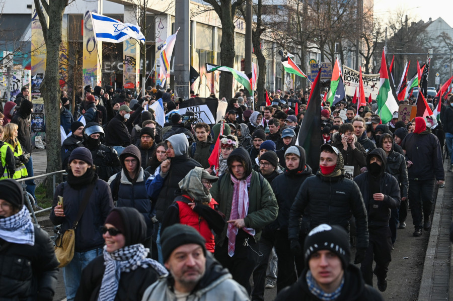 Nemci na ulicama: Ne Islamskoj Republici Iran FOTO/VIDEO