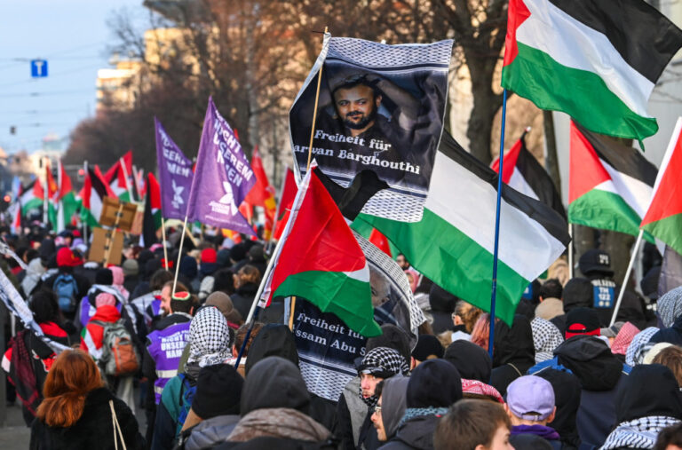 Nijemci na ulicama: „Ne Islamskoj Republici Iran“ FOTO/VIDEO