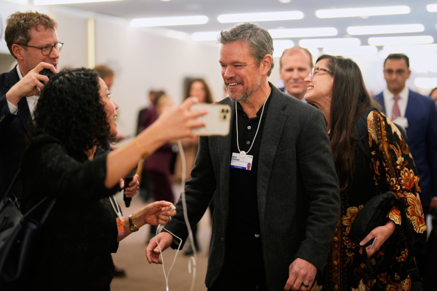 Filmska zvezda sa suprugom u Davosu: Poslali važnu poruku