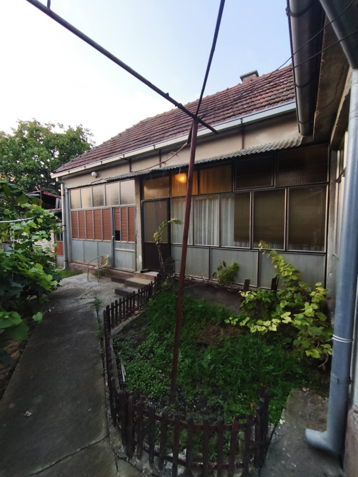 Urnebesan oglas za prodaju kuće u Bačkom Jarku nasmejao sve: Imaćete problema ako je kupite