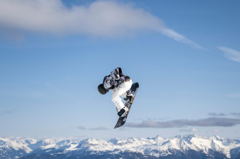 Tragedija na skijalištu: Otac poginuo pred šestogodišnjim sinom, snouborder naleteo na njih