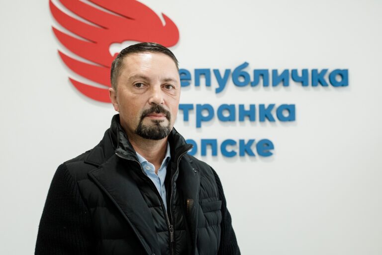 Slavenko Ristić i RSS obezbijedili božićne pečenice za borce i socijalno ugrožene