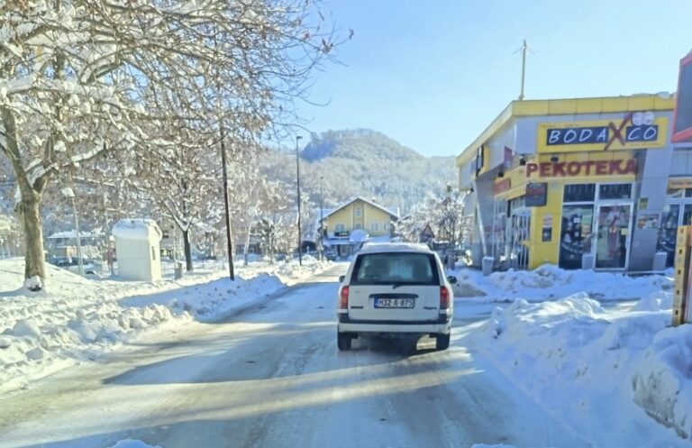 Kataklizma: Proglašeno vanredno stanje; „Ovo je strašna oluja“ FOTO/VIDEO