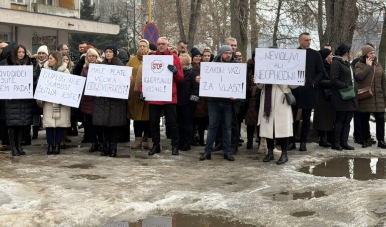 Štrajk administrativno-tehničkog osoblja pravosudnih institucija u Tuzlanskom kantonu